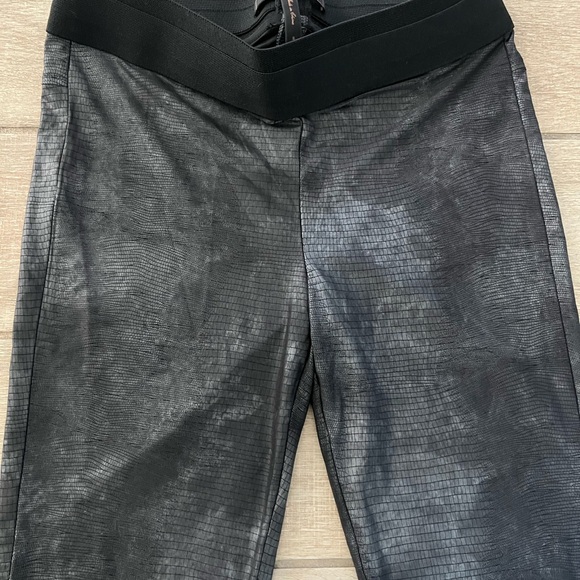 BCBGMAXAZRIA leggings - Picture 3 of 4